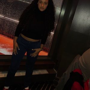 Meet your Posher, Lina